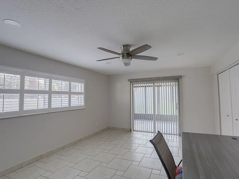 633 Spring Oaks Blvd — Photo 28