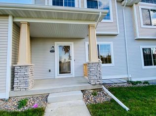 9425 Primo Ln, West Des Moines, IA 50266