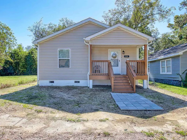 215 W James St., Mullins, SC 29574