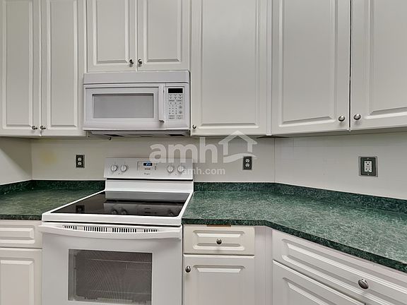 3rd image of 145 Sandy Ln