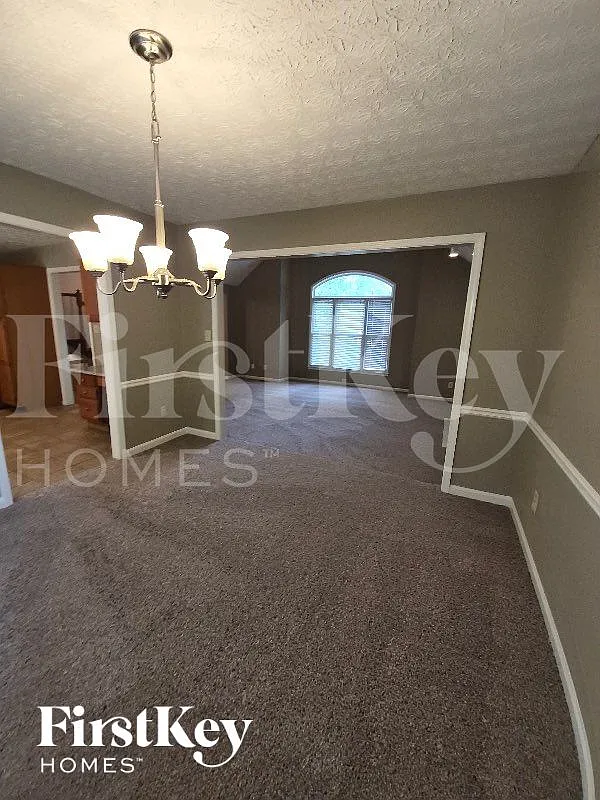 4 bed, 3.0 bath, 2702 sqft, $2,580 — Photo 3