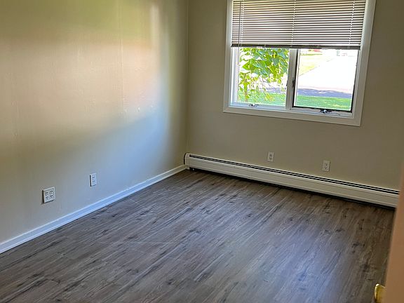 4th image of 10 Mandeville Ave #12