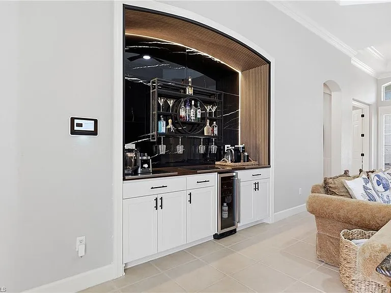 9024 Maverick Ct — Photo 10