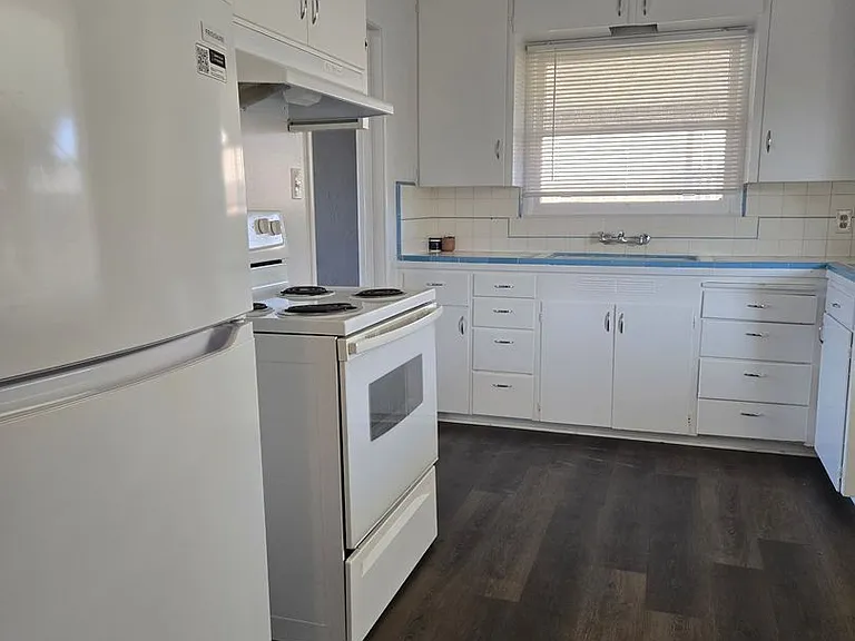 1851 Peralta Way — Photo 13