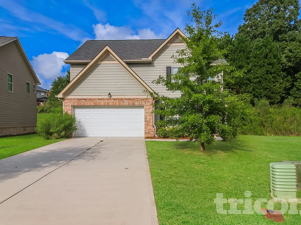 325 Nutwood Trce