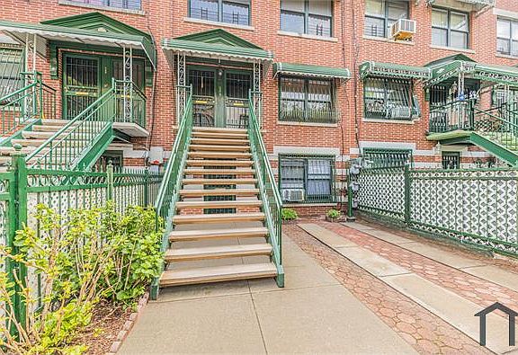 4th image of 946 E 181st St #3