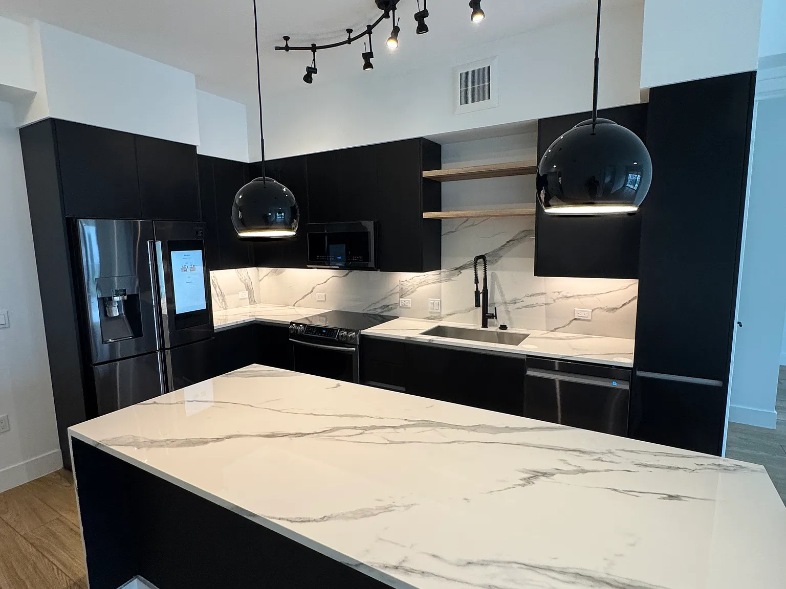 1 bed, 800 sqft, $3,490 — Photo 2