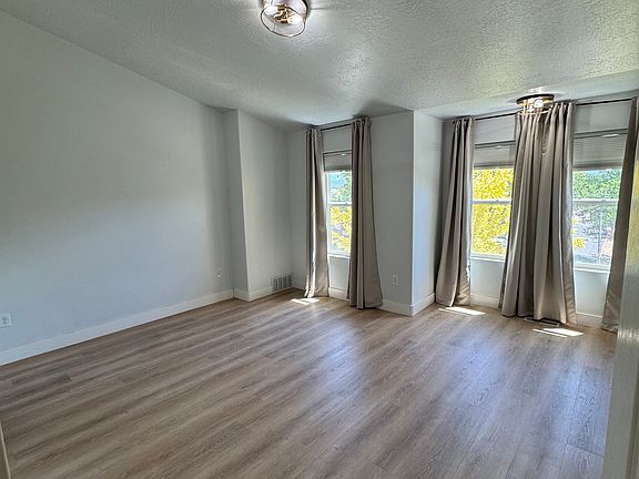5th image of 3717 S Gowan Ln