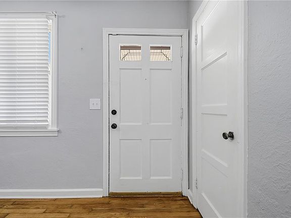 4th image of 1019 Beach View St