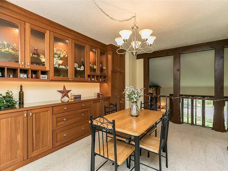 6913 Larkwood Dr NE — Photo 3
