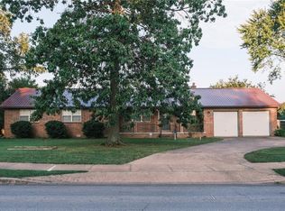 704 S Carl St, Siloam Springs, AR 72761