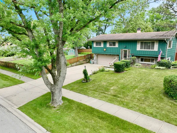 569 South Rd, Lisle, IL 60532