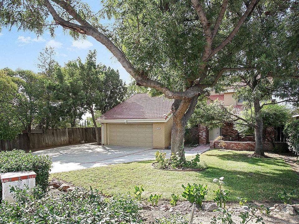 1st image of 4809 Lyric Ln