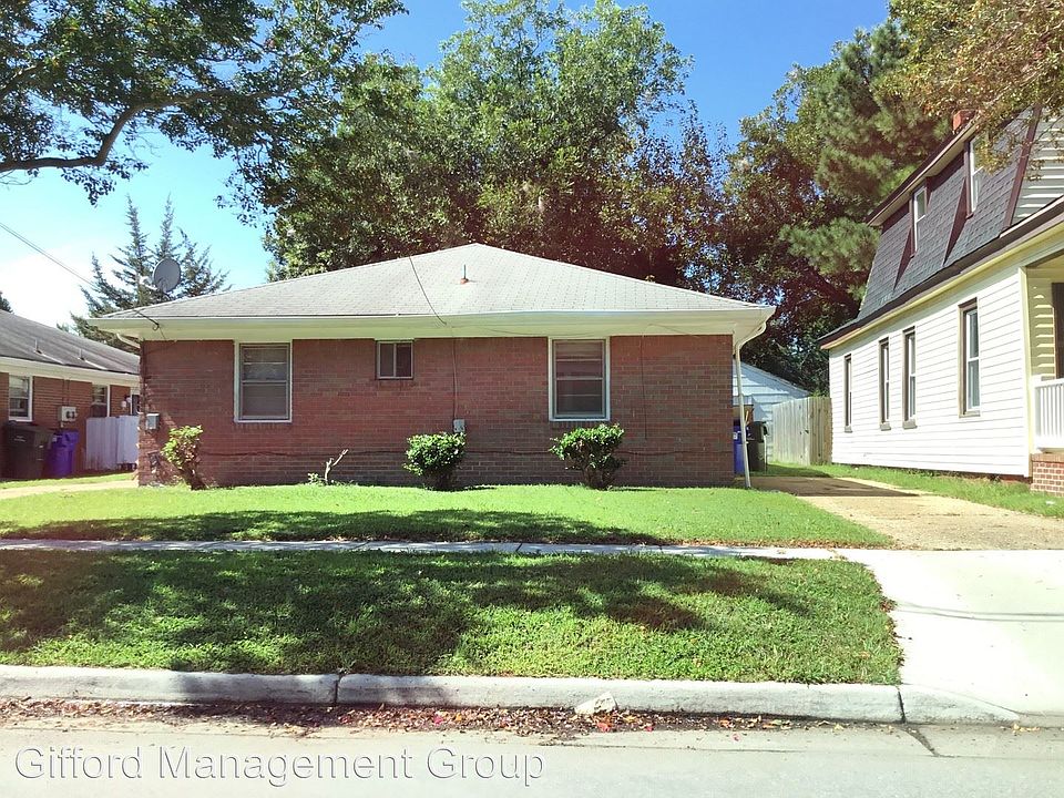 1st image of 3105 Peronne Ave