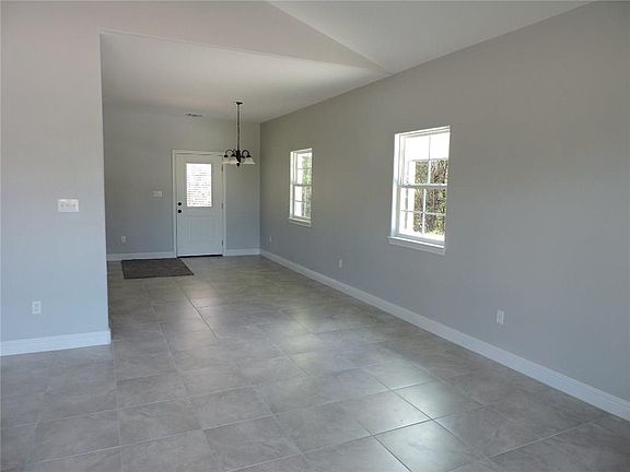 3rd image of 5006 Elizabeth St