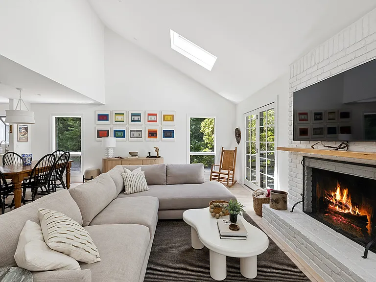 56 Underwood Dr — Photo 13
