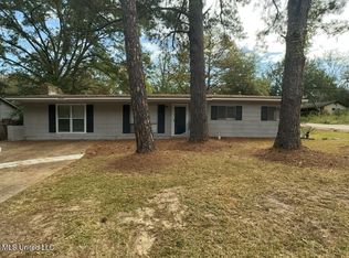 3320 Ridgeland Dr, Jackson, MS 39212