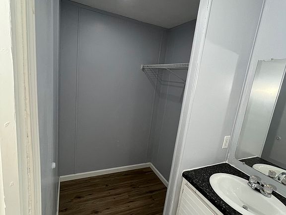 5th image of 300 N Walnut St #8
