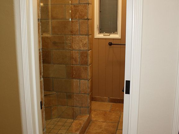 4th image of 10 E Pueblo St