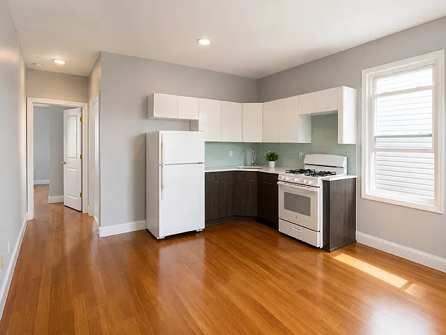 1 bed, 855 sqft, $1,799 — Photo 3