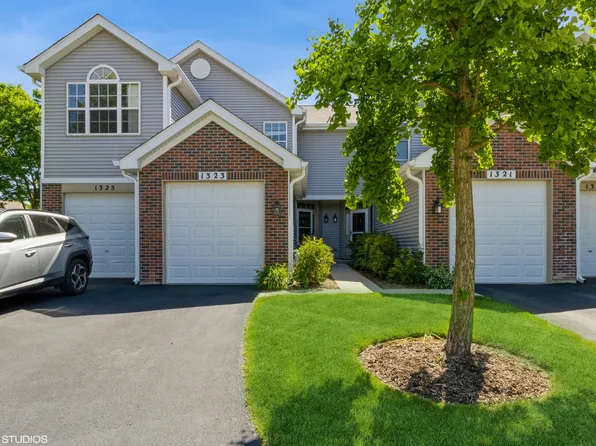 1323 Providence Cir, Elgin, IL 60120