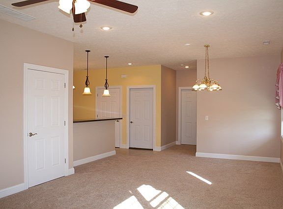 4th image of 513 Wedgewood Ct