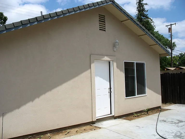 Juliesse Ave — Photo 1