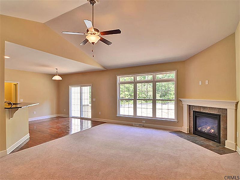 5th image of 34 WALDEN Circle