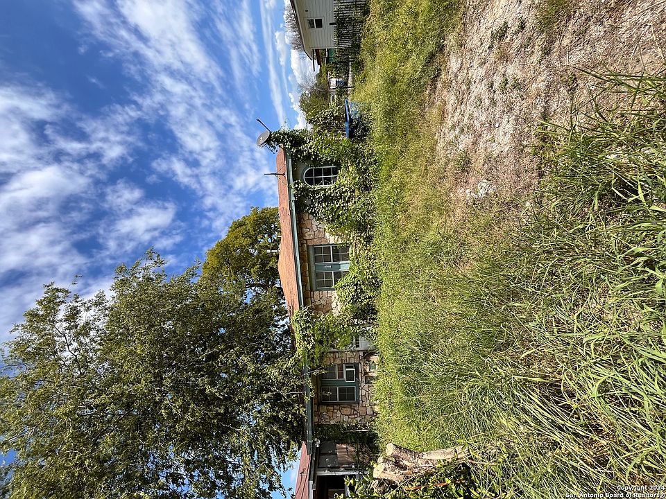 2nd image of 649 Kendalia Ave