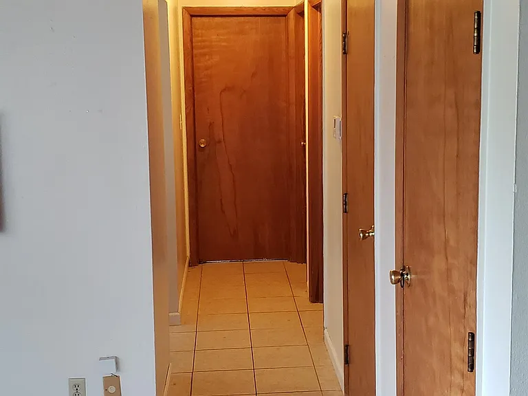 17 Vanderbilt Dr — Photo 2