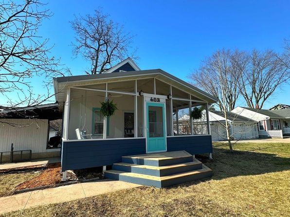 403 Mound St, Decorah, IA 52101