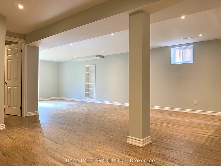 64 Mary Elizabeth Cres #BASEMENT — Photo 3
