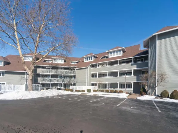 81 Marina Point Dr, Sandusky, OH 44870