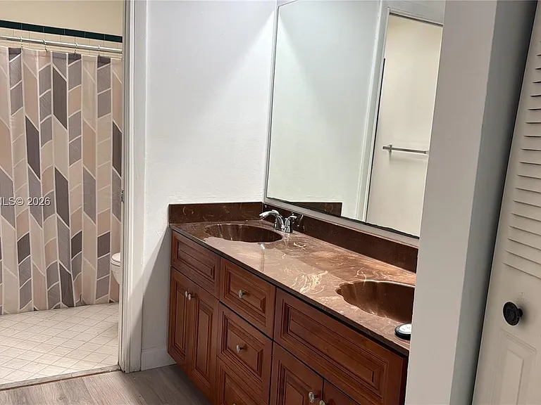 1407 Seagrape Cir — Photo 4