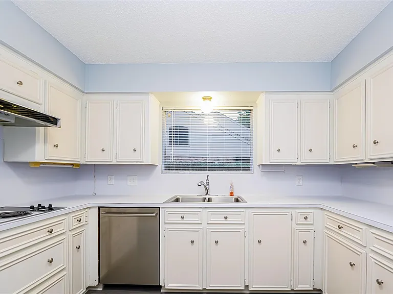 2306 Wallingford Dr — Photo 10