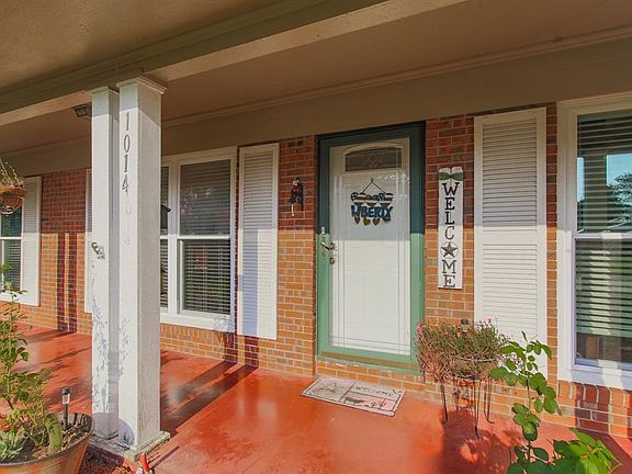 4th image of 1014 Lynnwood Ave