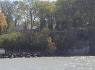 3090 N Sunset Dr, Port Clinton, OH 43452