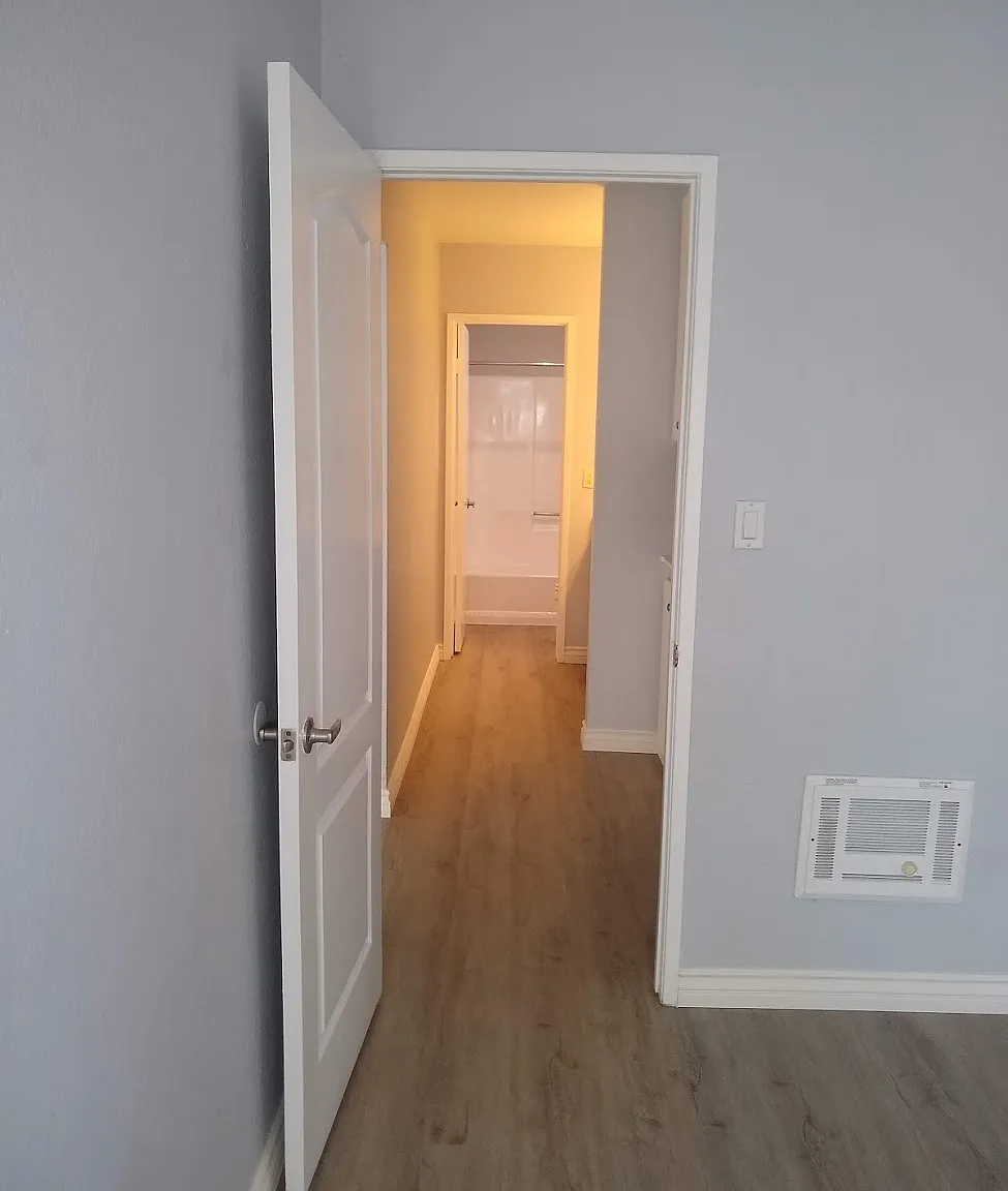 1345 Cabrillo Park Dr — Photo 3