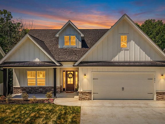 2nd image of 1694 Green Meadows Ln