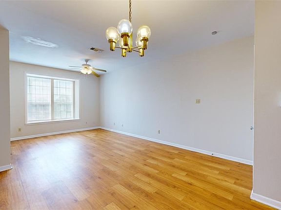 5th image of 400 Nagle St APT 103