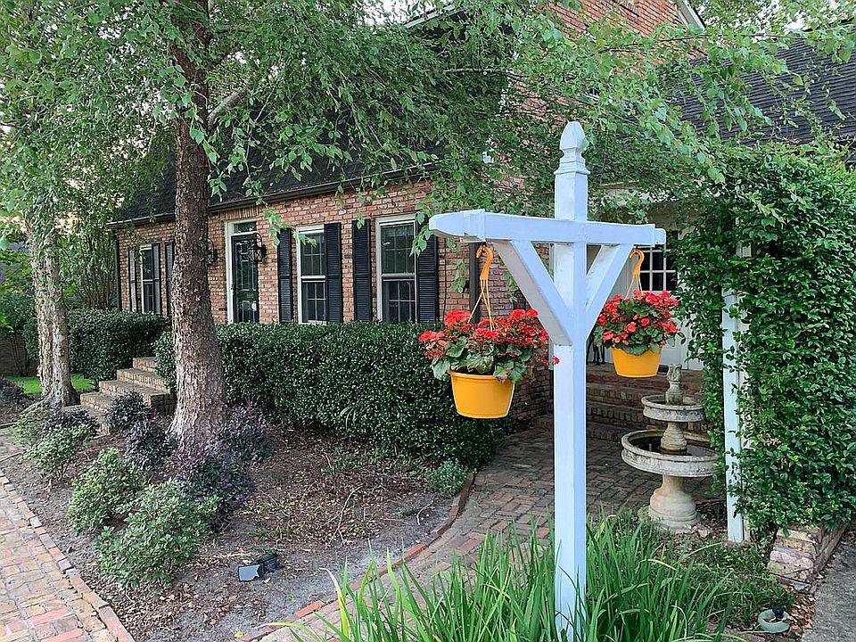  Front of house.