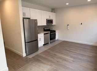186 Market St #201, Newark, NJ 07102
