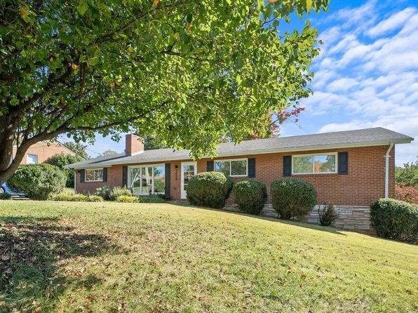 2624 Gaylord Rd, Roanoke, VA 24018