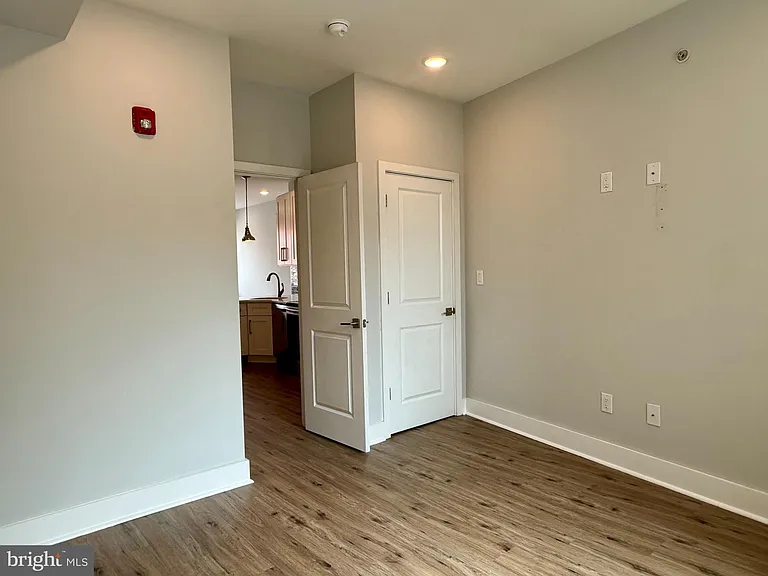 2425 Frankford Ave #2 — Photo 11