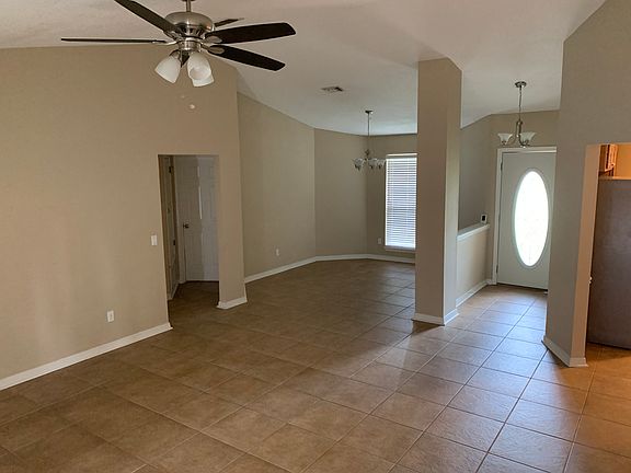 5th image of 1419 Little Creek Dr