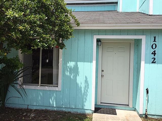 1st image of 1042 Snug Harbor Ct