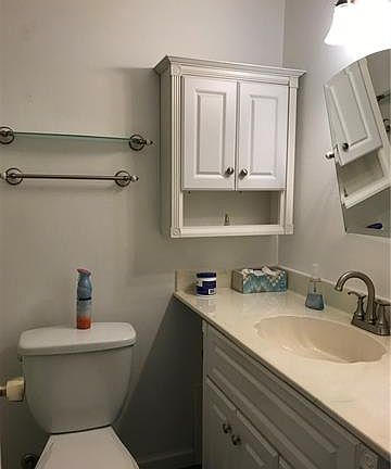 5th image of 649 E Niagara Cir