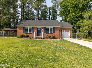 303 Fairfield Ct, Jacksonville, NC 28540