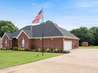 104 Leslie Dr, Senatobia, MS 38668