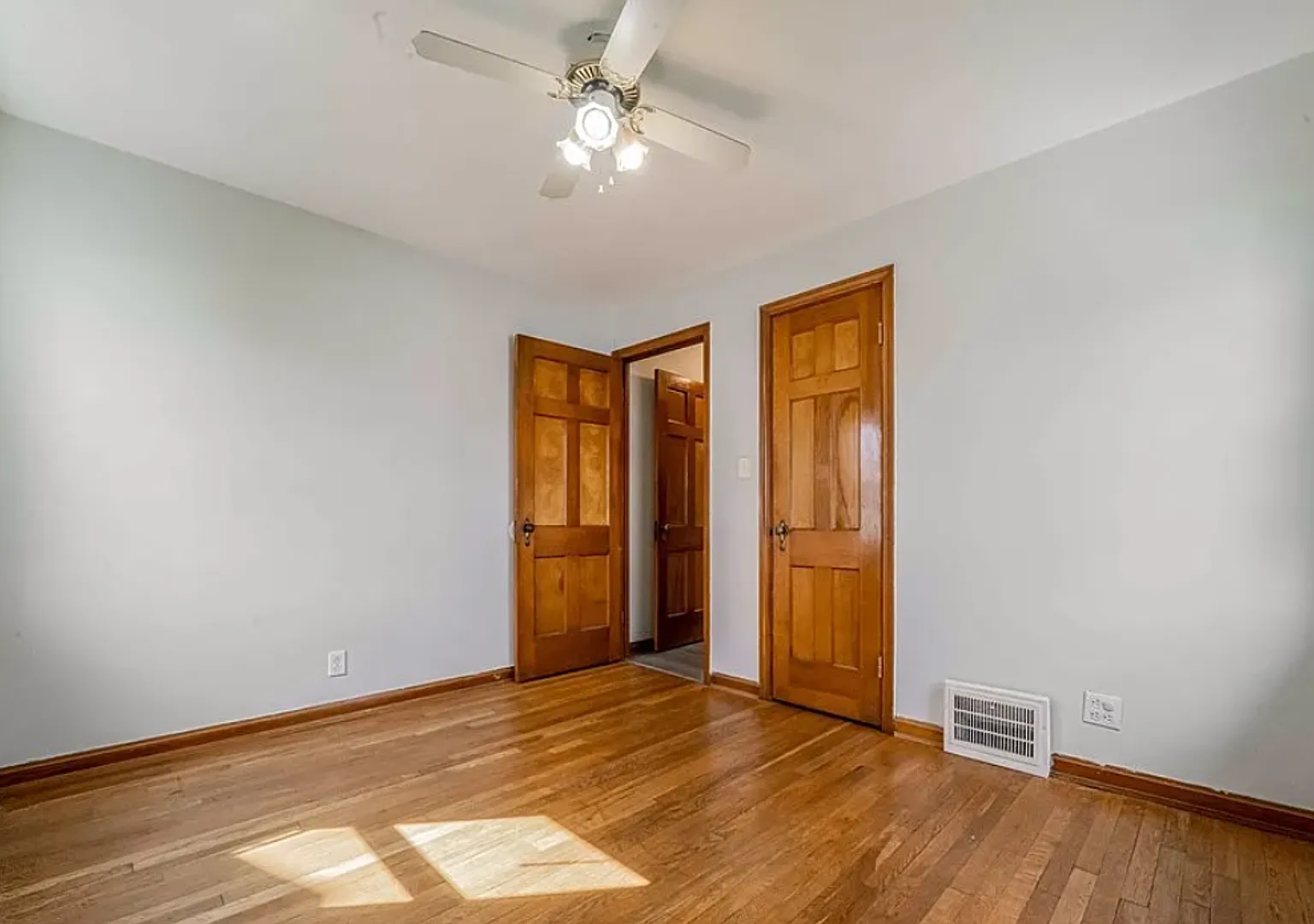 3 bed Garfield cape cod now available — Photo 4